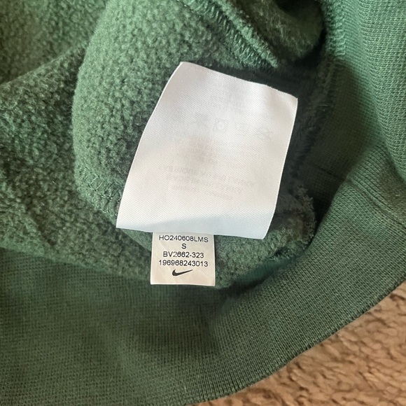 Nike Men's Sportswear Club Fleece Crewneck Sweatshirt in Fir, Size Small - Picture 5 of 6